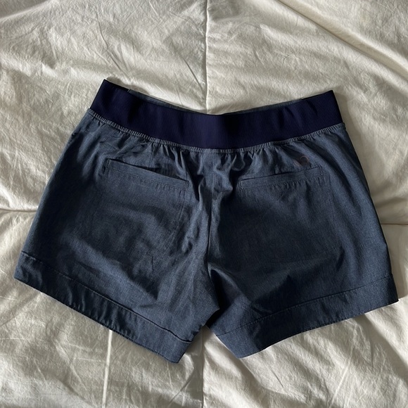 CALIA by Carrie Underwood Size Small Shorts - Picture 2 of 6